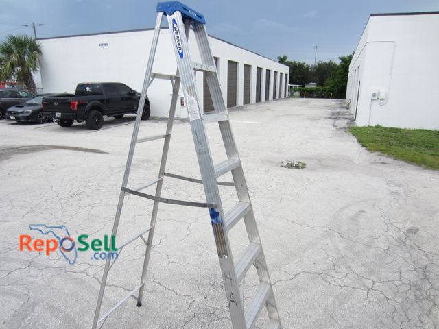 Lot 31-4053 - Werner 8' Aluminum A Frame Ladder