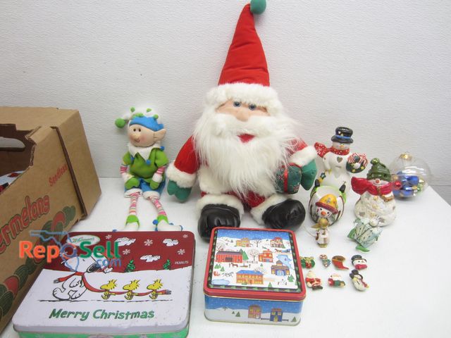 Lot 31-8373 - Christmas Decorations And Christmas Boxes