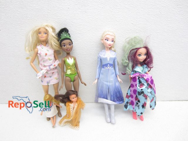 Lot 31-3547 - (6) Vintage Collectible Dolls: Sporty Sweetie, 2015 Barbie, Disney Elsa, Ever After Madeline, 1960's...