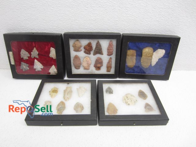 Lot 31-3400 - (5) Small Arrowhead Displays