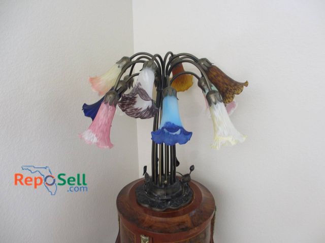Lot 31-8505 - Multi-Color Lily Flower Accent Lamp, Working, 22" Tall