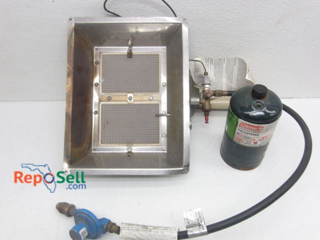 Lot 31-7116 - Propane Heater w/Small 1lb Propane Tank