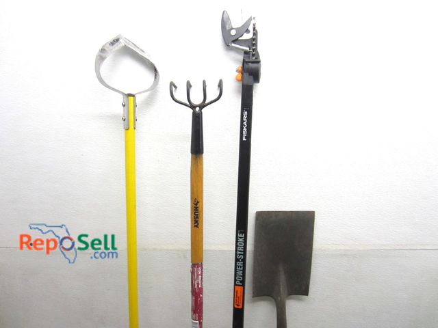 Lot 31-5457 - (4) Garden Tools: Spade, Weeder, Pruner And Shovel