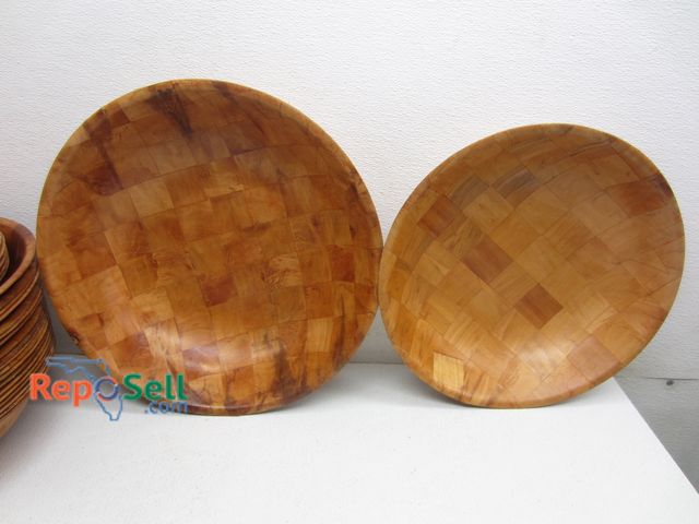 Lot 31-4161 - (26) Large Wood Bowls: (20) 18" And (6) 16"