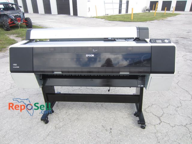 Lot 31-7442 - Epsom Stylus Pro 9890 Printer 73"x48"x24" - Power On