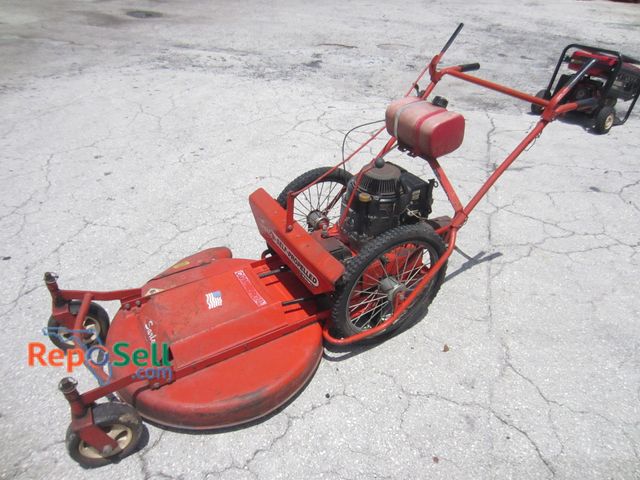 Lot 31-7115 - Commercial Sarlo 30" Self-Propelled Lawn Mower - Has Compression