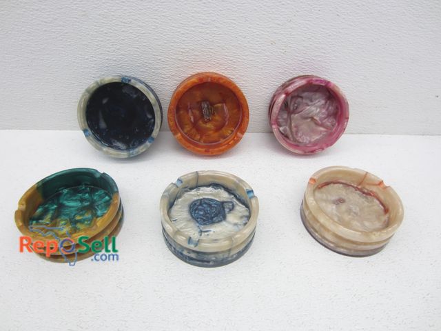 Lot 31-5053 - (6) Acrylic Ashtrays