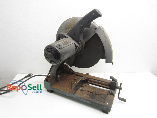 Lot 31-3312 - Metal Cutting Chop Saw - Power On, Arm Seems Stuck