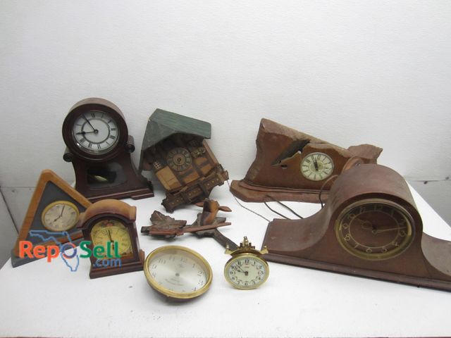 Lot 31-9153 - (6) Clocks For Repair: Mantle, Cuckoo etc - With Tote
