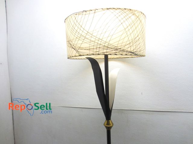 Lot 31-6193 - 1950's Petal Floor Lamp 5' Tall