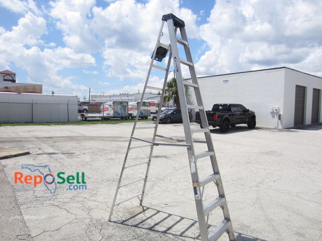 Lot 31-3334 - Werner 10' Metal A-Frame Ladder
