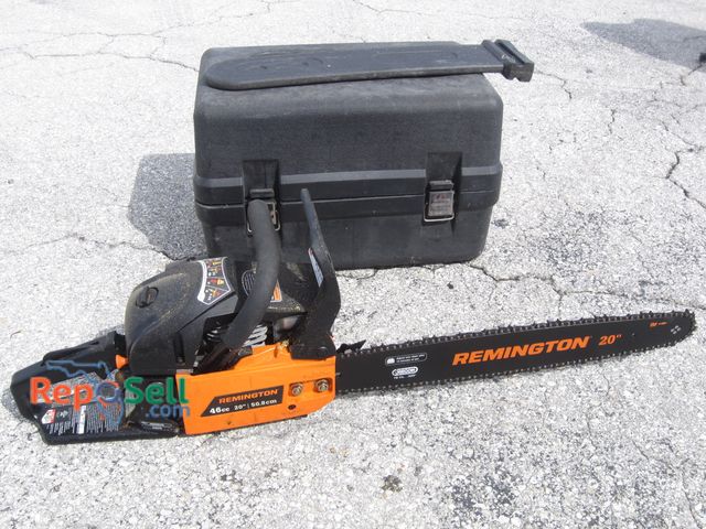 Lot 31-5508 - Remington 20" 46cc Chainsaw with Case - Ran when tested
