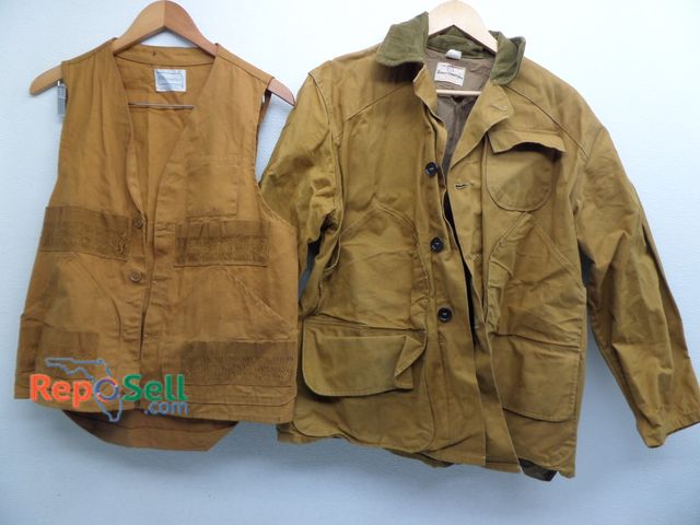 Lot 31-5375 - Vintage Cotton Duck Sportsmaster Size 42 Shooting Jacket &amp; Western Field Size S Shooting vest
