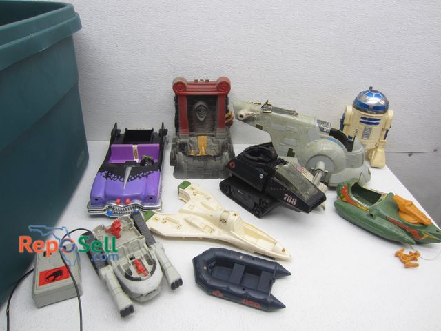 Lot 31-9054 - Lot Of Vintage Collectable Toys: He-Man, G.I. Joe, Thundercats, Star Wars etc