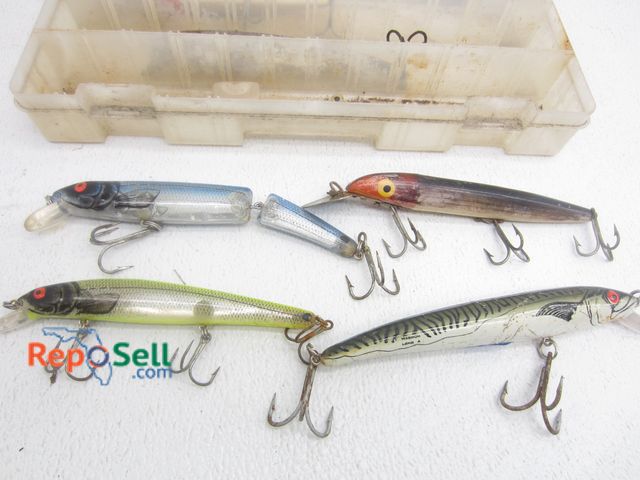 Lot 31-6490 - (9) Fishing Lures - Mostly Vintage w/Tacklebox: Cisco Kid, Magnum, etc.
