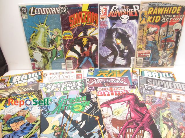Lot 31-6327 - (16) Collectible Comics: Shazam, X-Men, Green arrow, etc.
