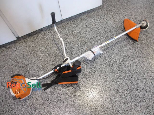 Lot 31-1127 - New Stihl FS 251 Brush Cutter featuring a two-stroke gasoline engine and ergonomic handle design. In...