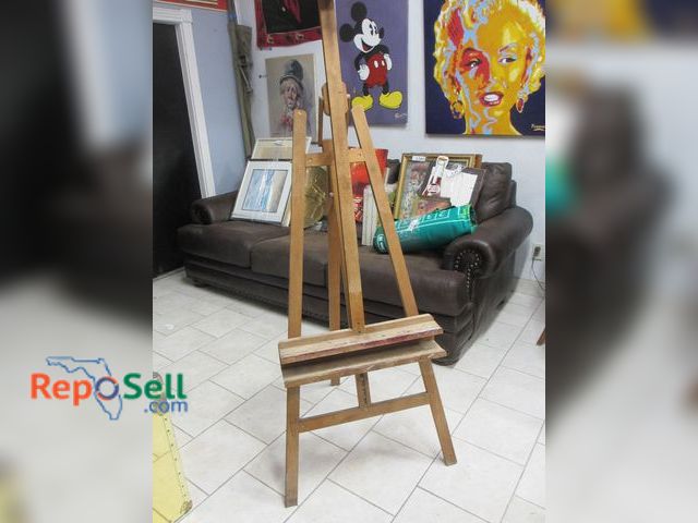 Lot 31-1332 - Paint Wood Easel Made in Italy
