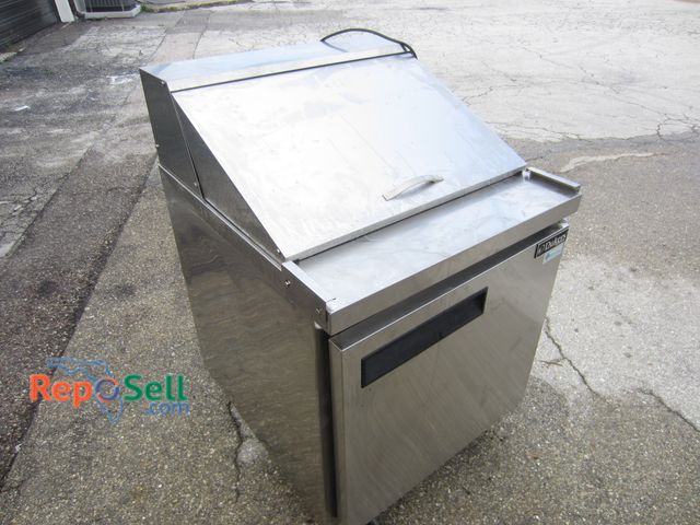 Lot 31-5150 - Dukers Salad/ Sandwich Cold Prep Table  Refrigerator/Reach-In Cooler Model DSP29, 29 x 31.5 D x 46"H...