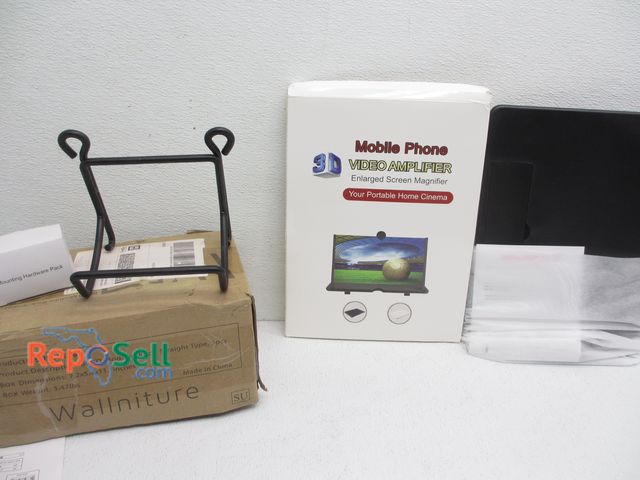 Lot 31-9118 - Mobile Phone Video Amplifier and Wallniture Metal Rack