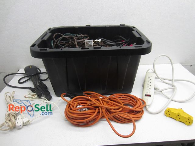 Lot 31-5239 - Lot of Extension Cords, Power Cords, etc.