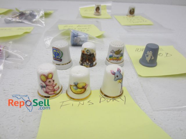 Lot 31-8207 - (21) Vintage Thimbles: Wedge Wood, Princess Diana, Royal Crafton, etc.
