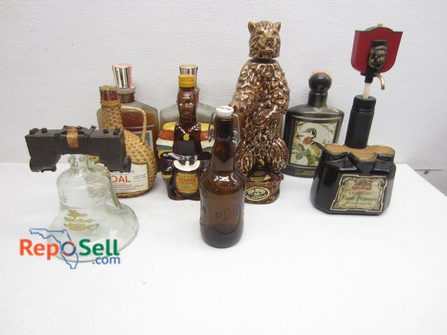 Lot 31-4074 - (10) Decanters: Jim Bean, Ezra Brooks, Lionhead etc