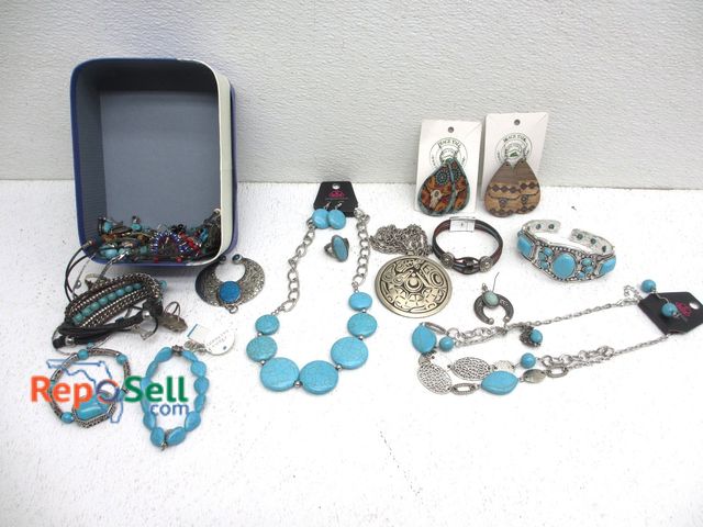 Lot 31-9134 - Southwestern Silver Tone Jewelry Lot