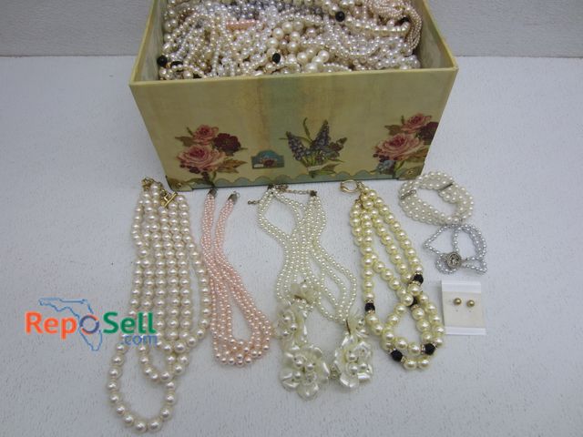 Lot 31-6387 - Lot of Pearl Jewelry (Faux) - Necklaces, Bracelets, etc. - Some Need Repair