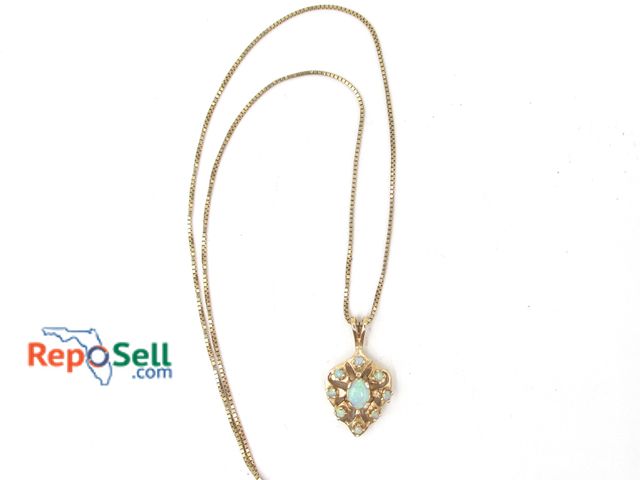 Lot 31-9004 - 14K 18-inch Necklace and 14K opal pendant. 4.25g total
