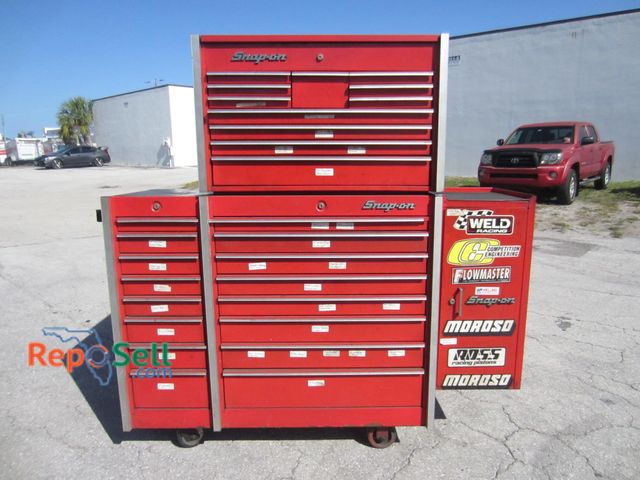 Lot 31-1326 - Snap-on rolling two-tier tool chest with cabinet and keys 65"Wx66.5"Hx21.5"D