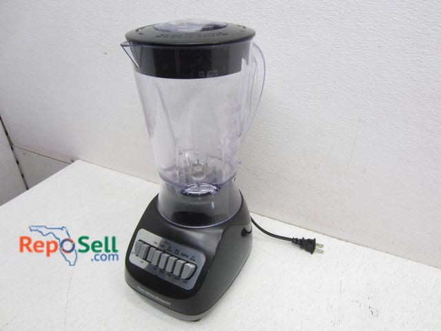 Lot 31-5418 - Hamilton Beach Smoothie Blender With 56 oz Plastic Jar #50190 - Power On