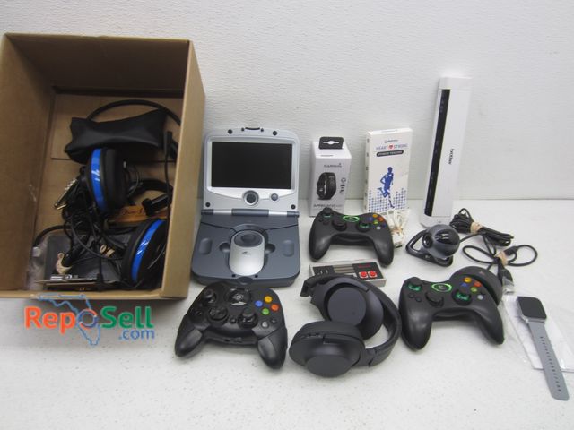 Lot 31-9294 - Electronics Lot: Headphones, Controllers, etc.