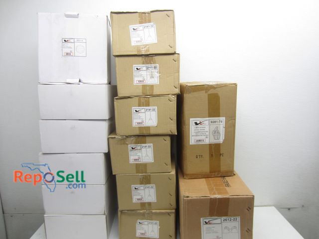 Lot 31-3532 - (14) Volume Lighting Light Fixtures