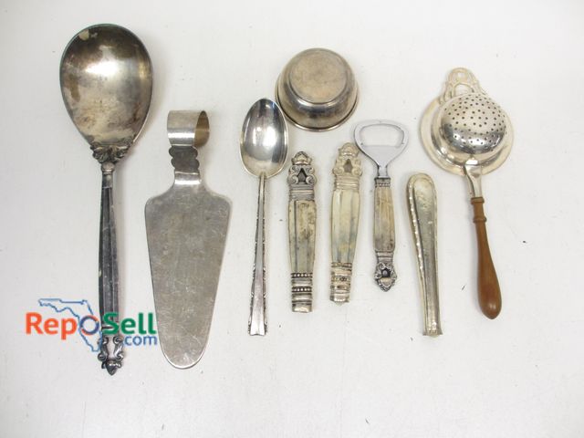 Lot 31-9270 - Lot of Silver Flatware/Utensils: .835 Spatula (2.3oz), Lunt Spoon (1.2oz), (4) Weighted ( 5.0oz tota...