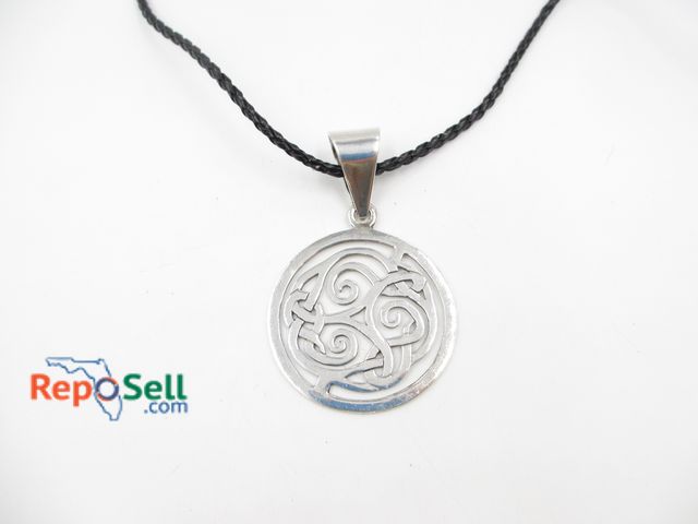Lot 31-7019 - .925 Silver Pendant with Leather Necklace - Pendant 22.5g
