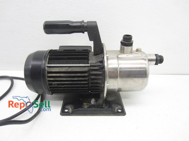Lot 31-2401 - Water Pump - Powers On