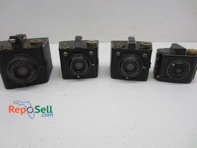 Lot 31-8616 - (4) Brownie Cameras: (2) Flash Six-20, (1) Special Six-16, (1) Baby Brownie Special