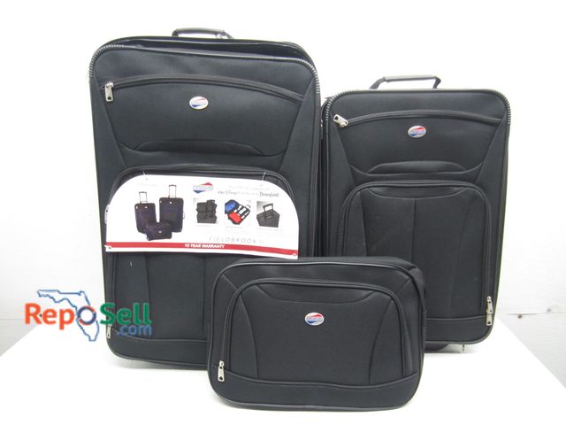 Lot 31-9258 - American Tourister 3-Piece Luggage Set