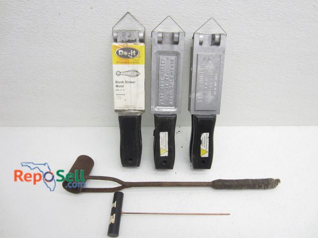 Lot 31-1052 - Fishing Weight Sinker Molds