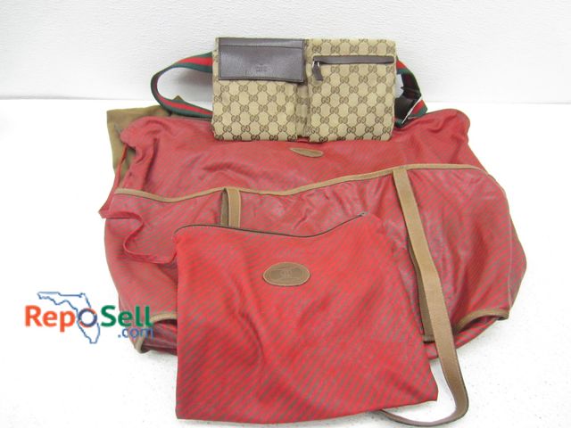 Lot 31-9581 - Soft Travel Bag &amp; Fanny Pack Marked Gucci w/ Makeup Pouch, Dust Bag - Please Inspect - All Sales...