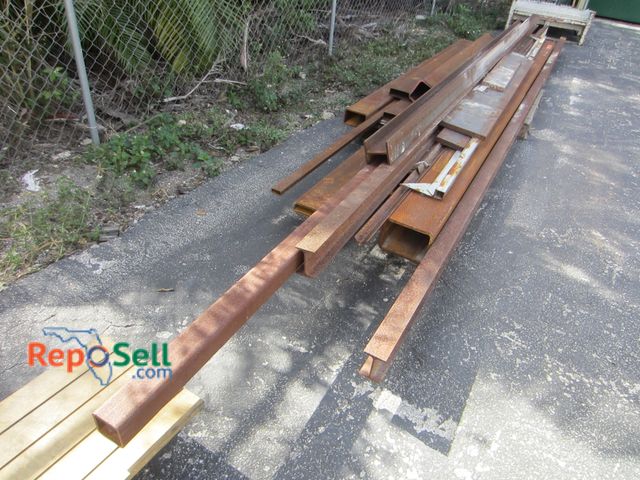 Lot 31-8195 - Pallet Of Metal,  *Pick Up on Wednesday * Various Sizes And Styles: I Beams, Brace Beams etc