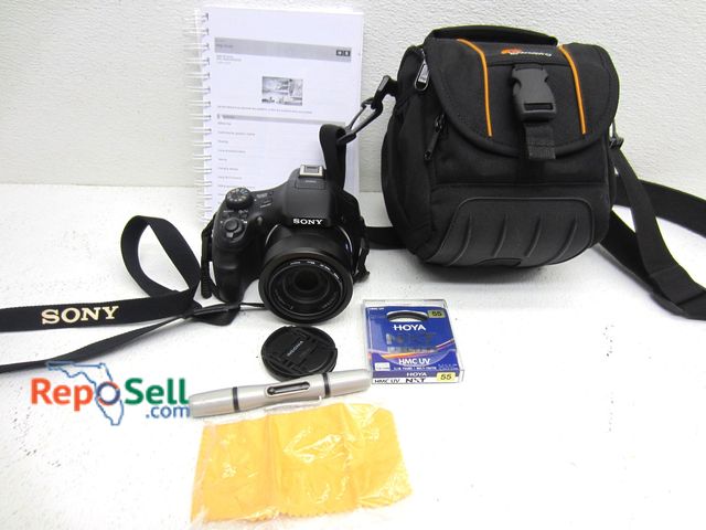 Lot 31-5224 - Sony DSC-HX400V Cyber-Shot 50 Zoom Digital Camera