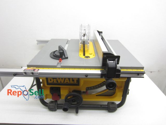 Lot 31-4111 - Dewalt 10" Corded Table Saw DW745 - Powers On - Consignor states used one time