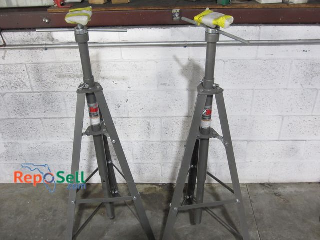 Lot 31-8018 - Two Ton Under Hoist Adjustable Safety Stands