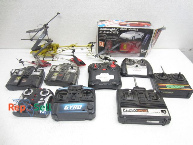 Lot 31-9361 - Lamborghini RC Car in Original box, RC Helicopters And Remotes