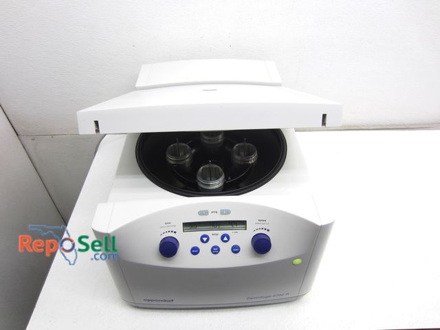 Lot 31-2057 - Compact Lab Equipment: Eppendorf Centrifuge 5702R - Made in Germany - Power On, Refrigeration Does N...