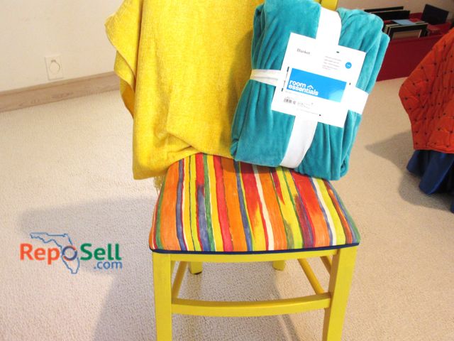 Lot 31-1294 - Small Wood Chair w/(2) Throw Blankets