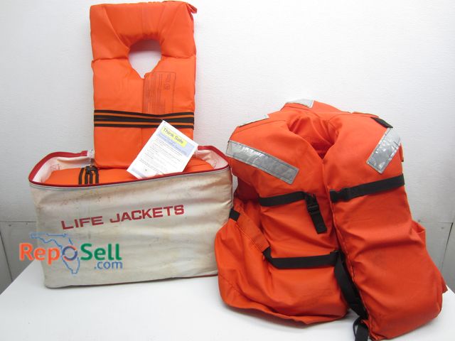 Lot 31-8549 - (7) Lifejackets w/Bags