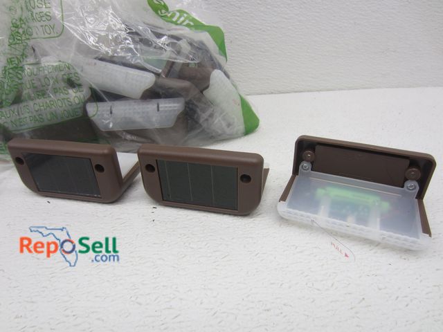 Lot 31-7283 - (16) Sm. Solar Gate/Fence Lights